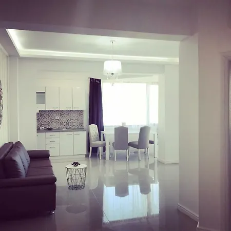 Unique Luxury شقة *