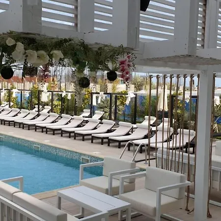 Unique Luxury شقة مامايا